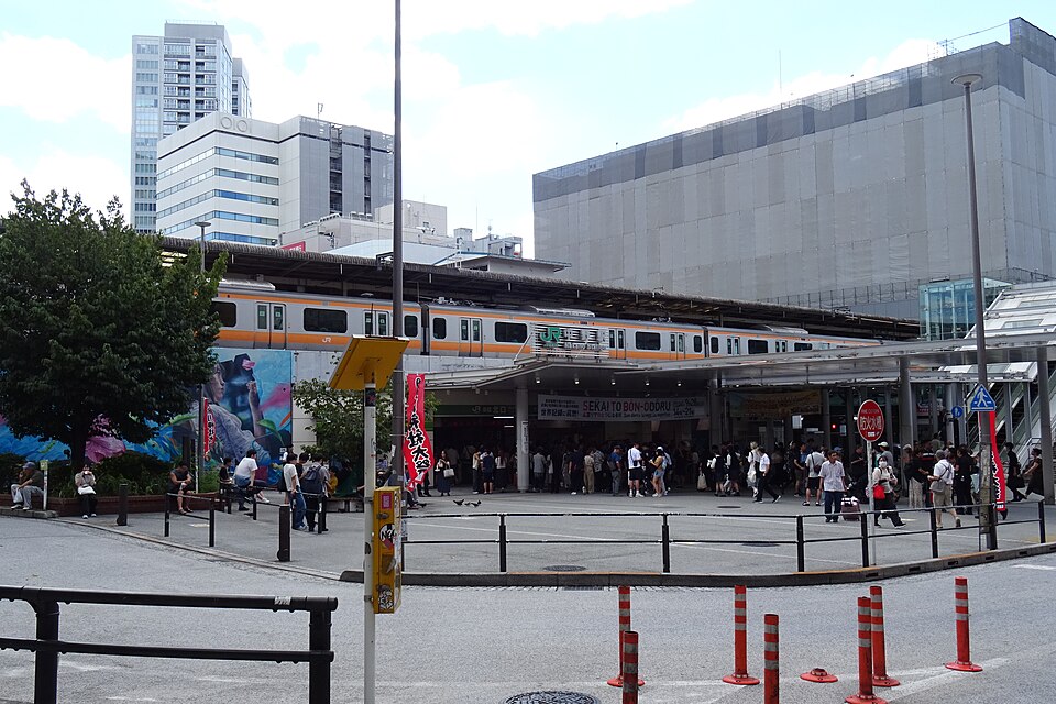 中野駅北口と駅前広場(2024年撮影)